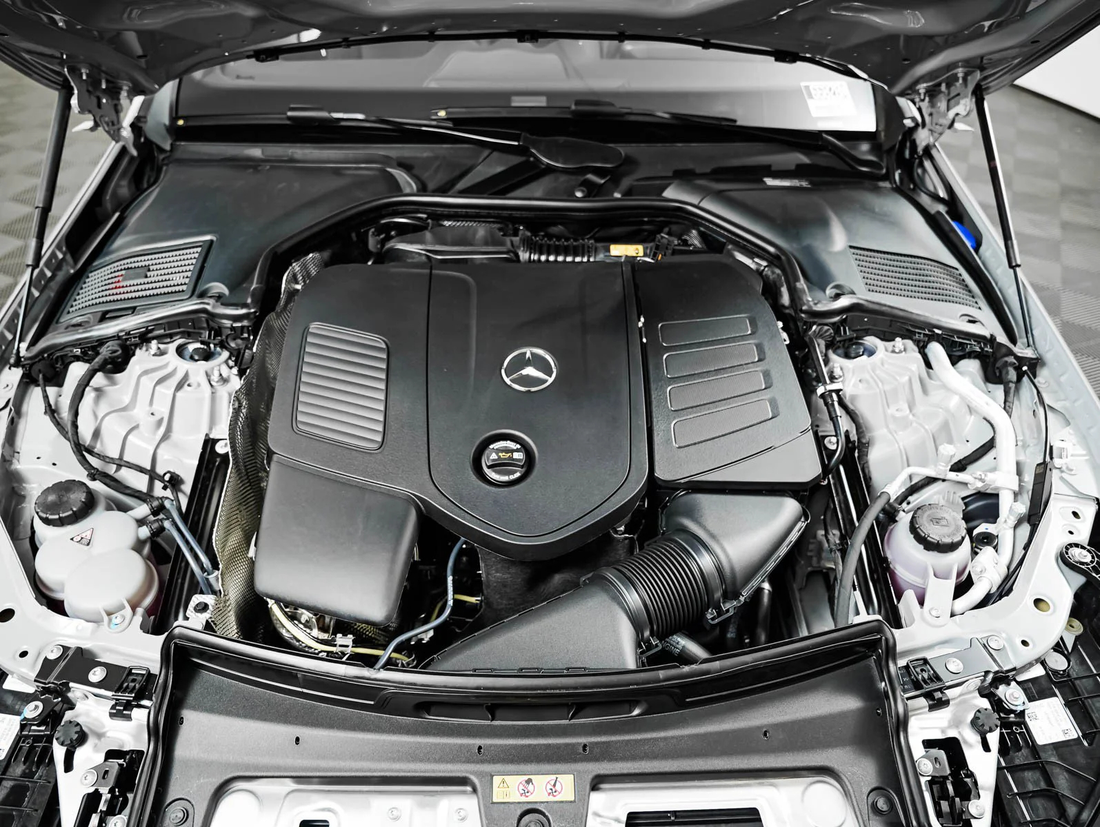 New 2026 Alpine Grey Mercedes-Benz C 300 image 4