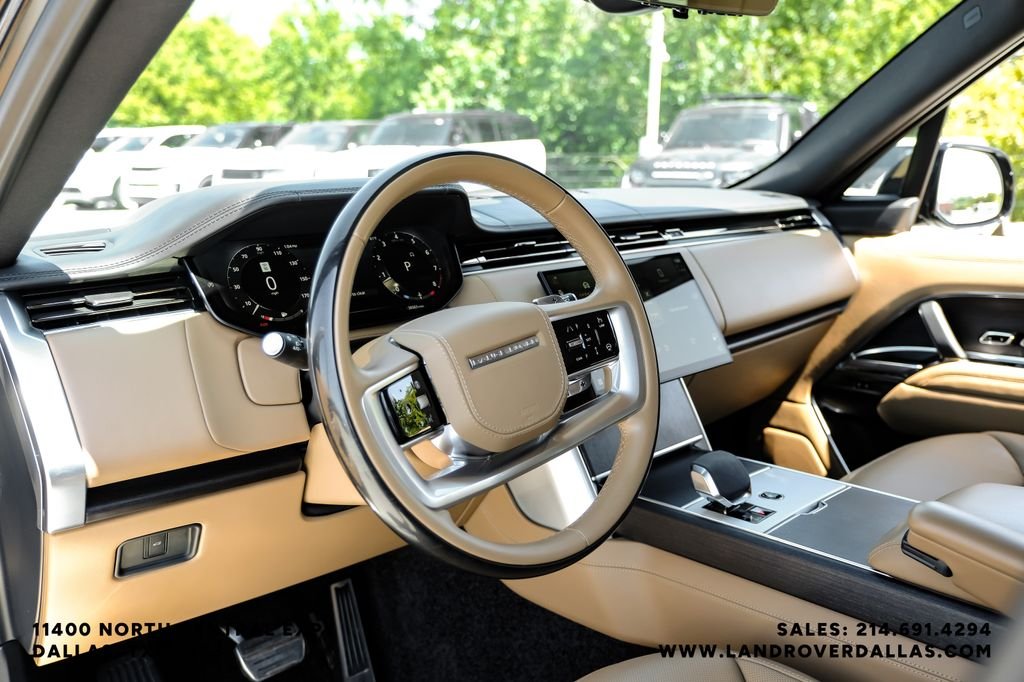 Certified Used 2024 Black Land Rover SE image 2