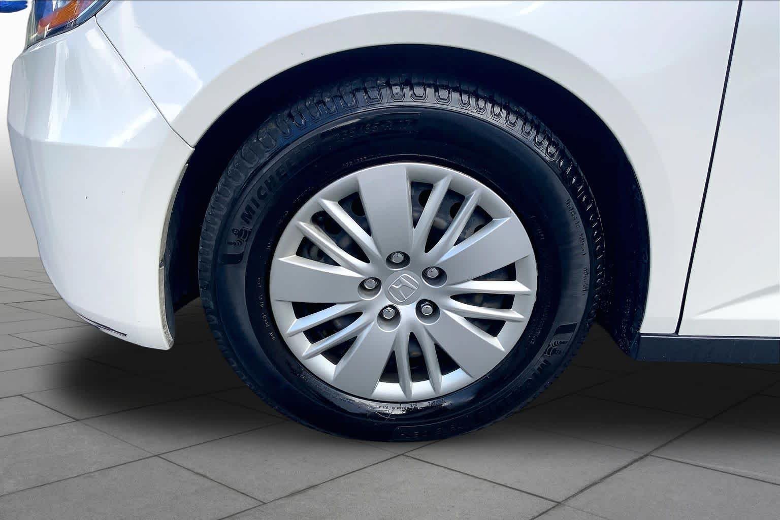 Used 2017 White Diamond Pearl Honda LX image 10