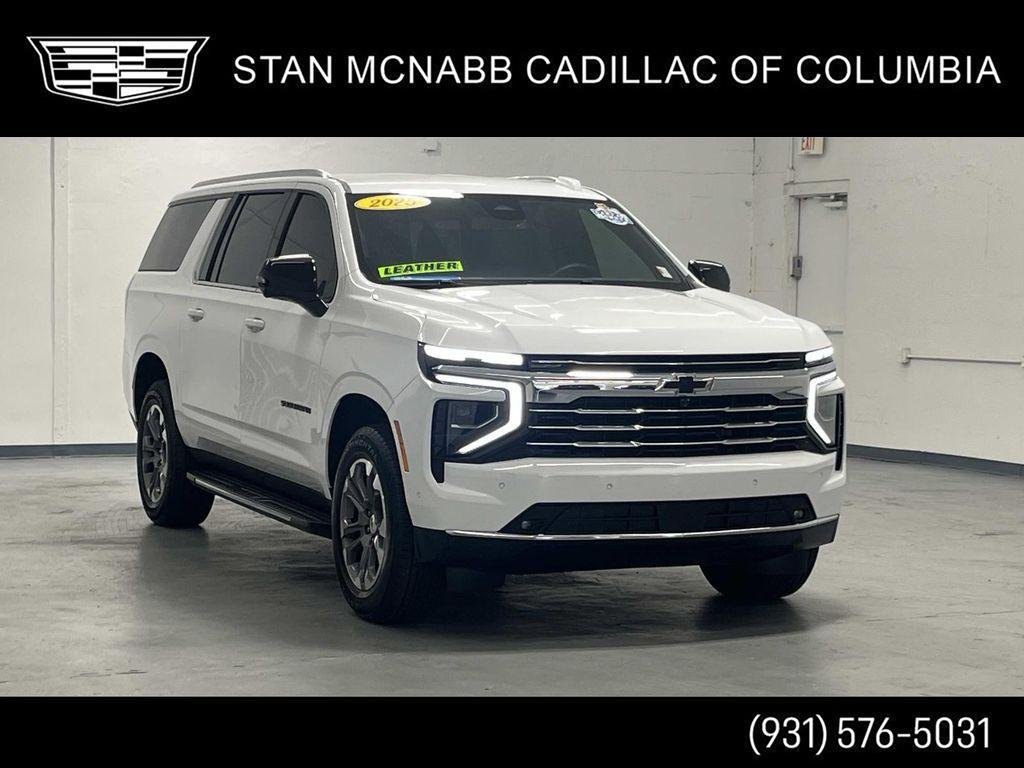 2025 Chevrolet Suburban LT 2WD's photo