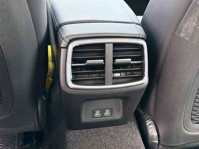 New 2026 White Genesis 2.5T image 25