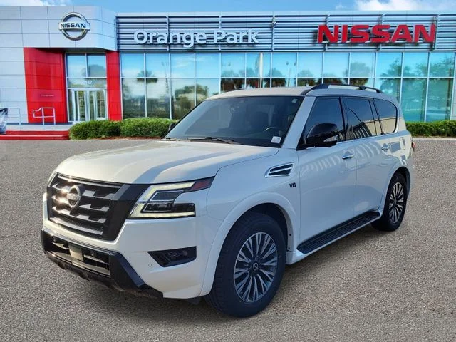 Used 2022 White Nissan SL image 4