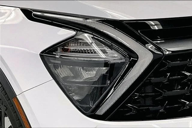 Used 2023 Glacial White Pearl Kia X-Line image 34