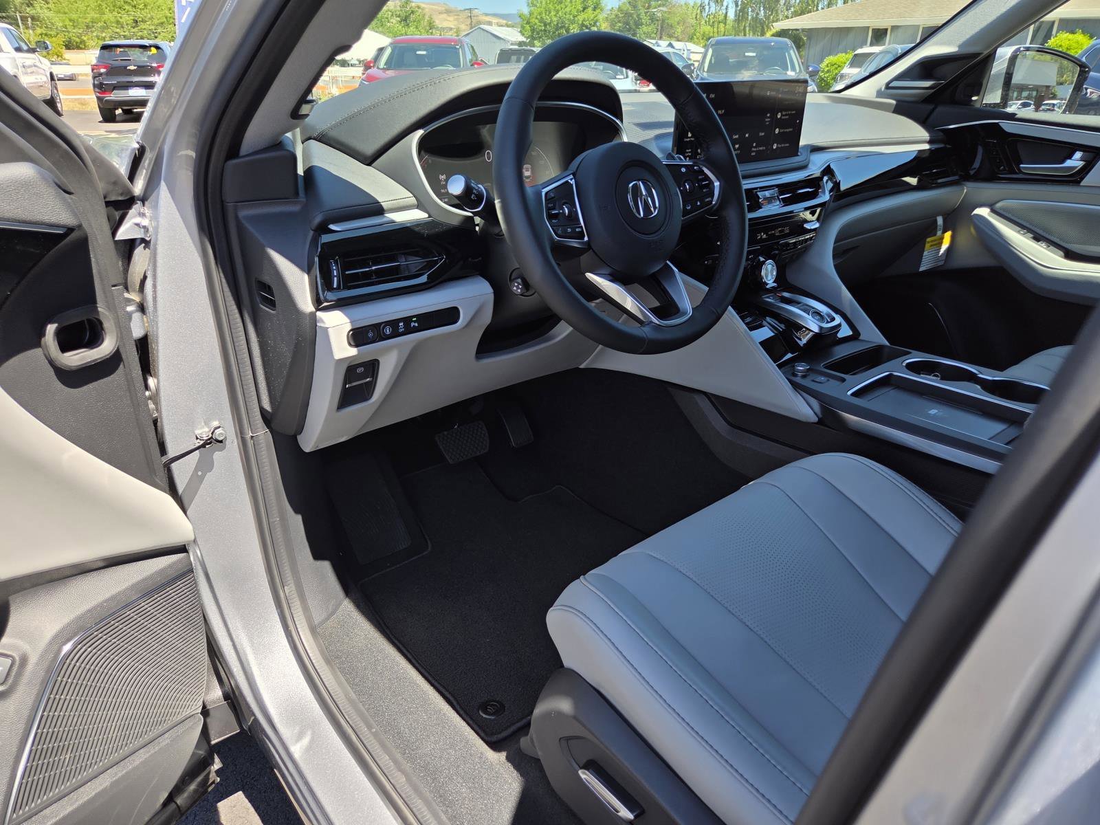 New 2026 Solar Silver Metallic Acura w/Technology Package AWD image 15