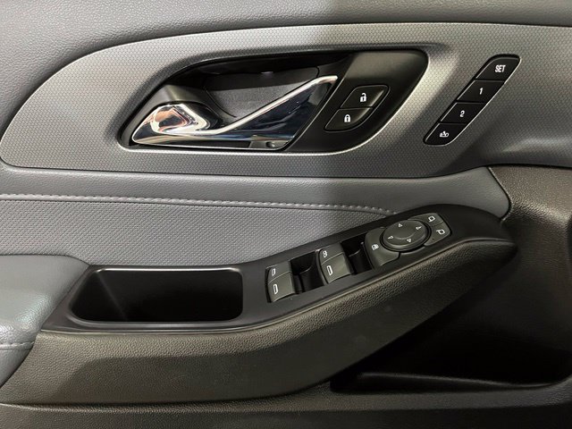 Used 2019 White Chevrolet Premier image 16