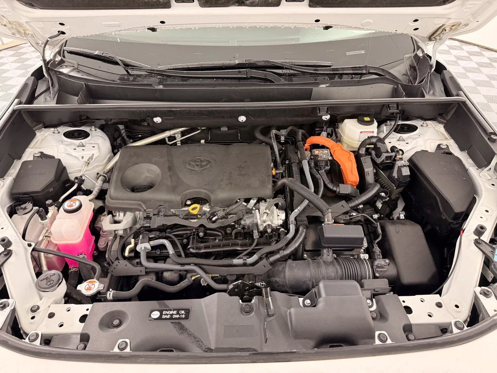 Used 2025 White Toyota XLE image 34