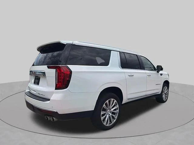 Used 2022 White GMC Denali image 5
