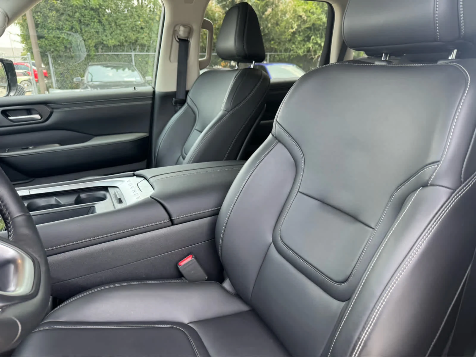 Used 2025 Gun Metallic Nissan SV image 12