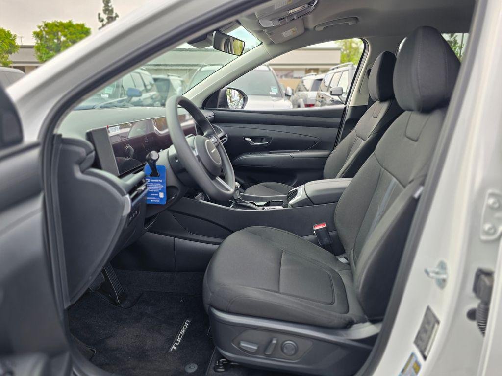 New 2026 White Hyundai SEL FWD image 14