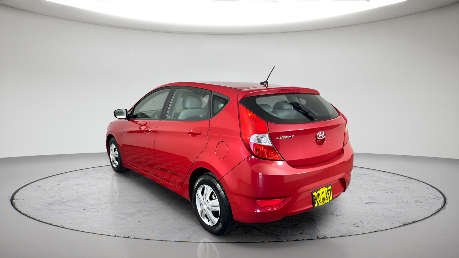 Used 2017 Red Hyundai SE image 5