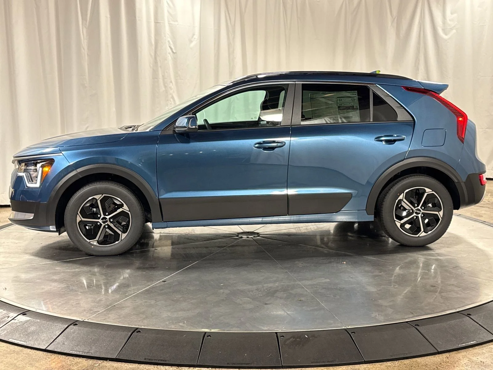 New 2026 Mineral Blue Kia EX image 8