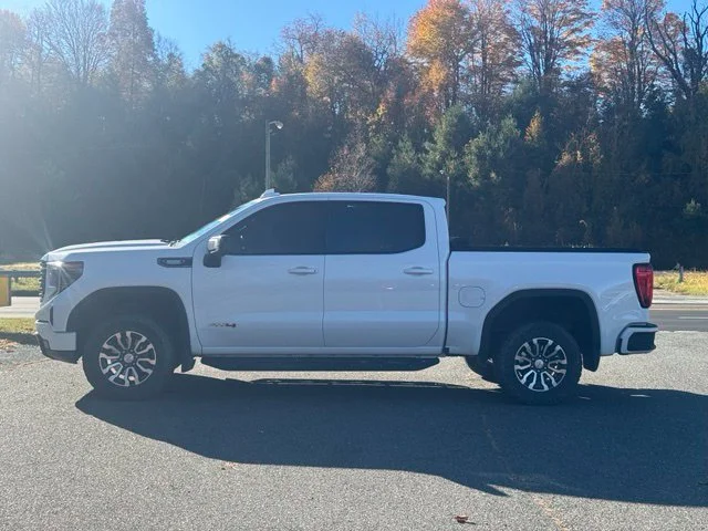 Used 2023 White GMC AT4 image 4