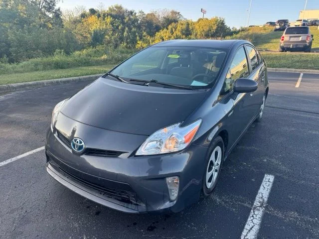 Used 2015 Gray Toyota Two image 7