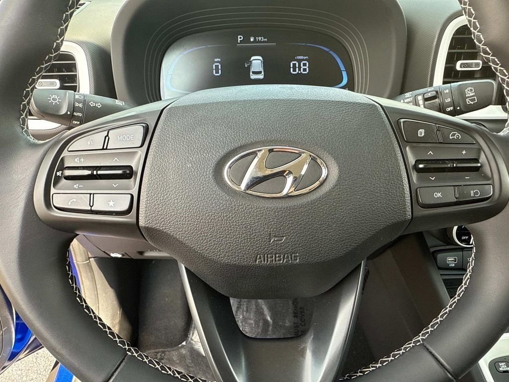 2024 Hyundai Venue Limited - Photo 18