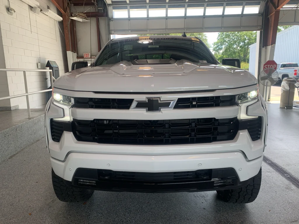 New 2026 Summit White Chevrolet RST image 2
