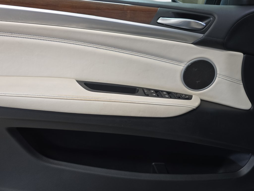Used 2010 Blue Water Metallic BMW ActiveHybrid image 27