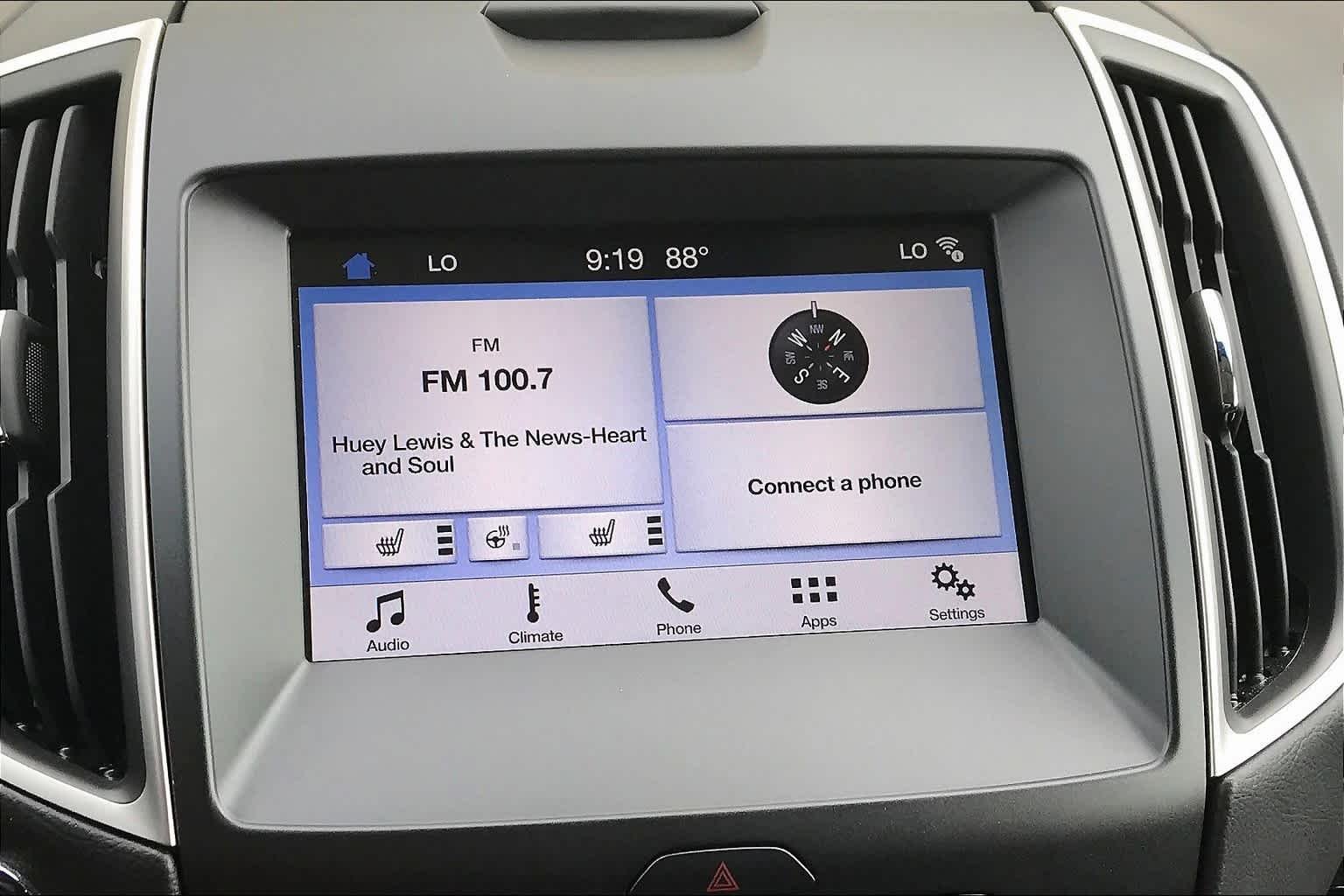 Used 2019 White Platinum Metallic Tri-Coat Ford SEL image 35