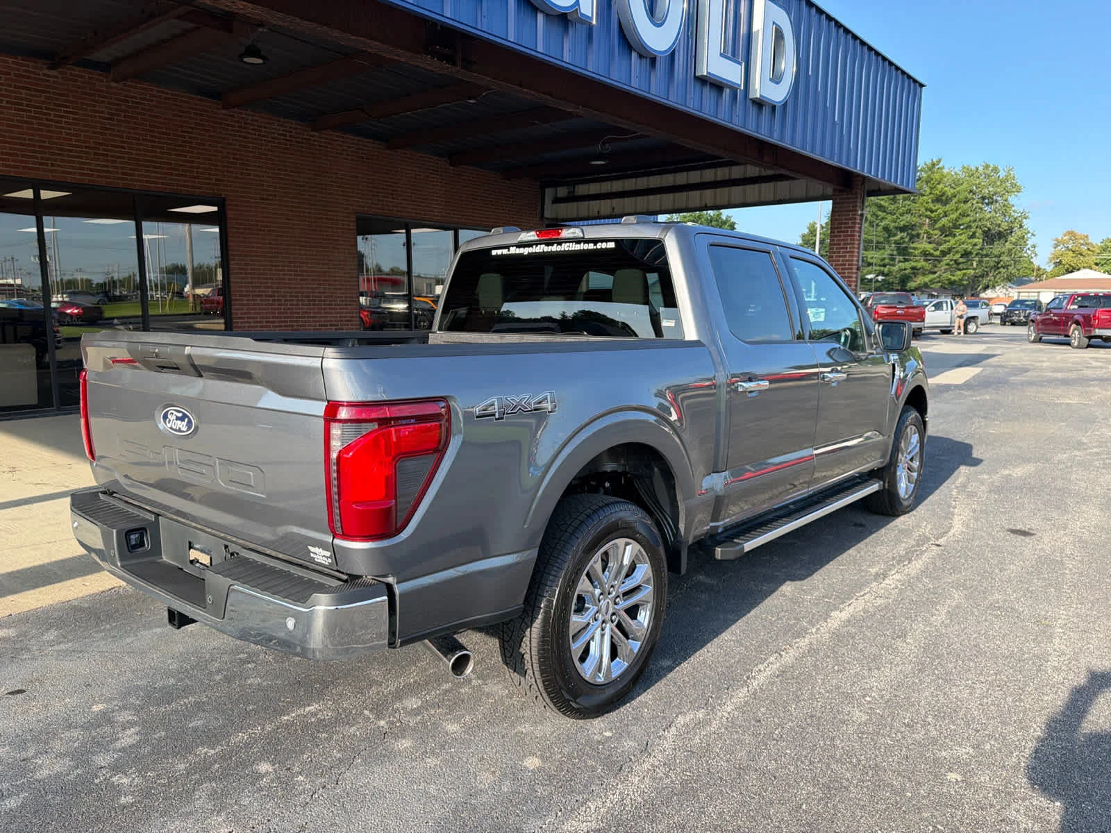 New 2026 Carbonized Gray Metallic Ford XLT image 10