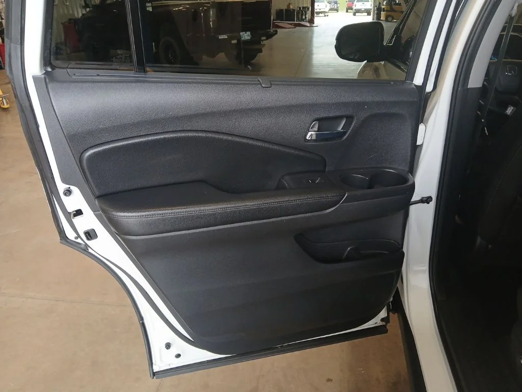 Used 2020 White Honda Touring image 34