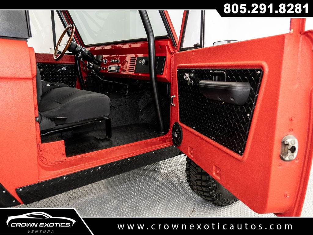 Used 1972  Ford 2dr Convertible image 21