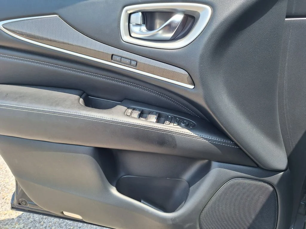 Used 2020 Blue INFINITI LUXE image 21