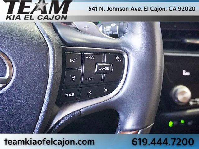 Used 2024 White Lexus 300h Ultra Luxury image 41
