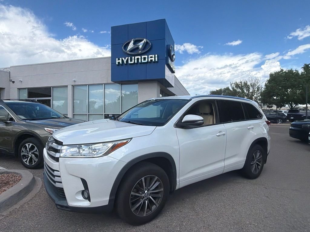 Used 2017 White Toyota XLE image 1