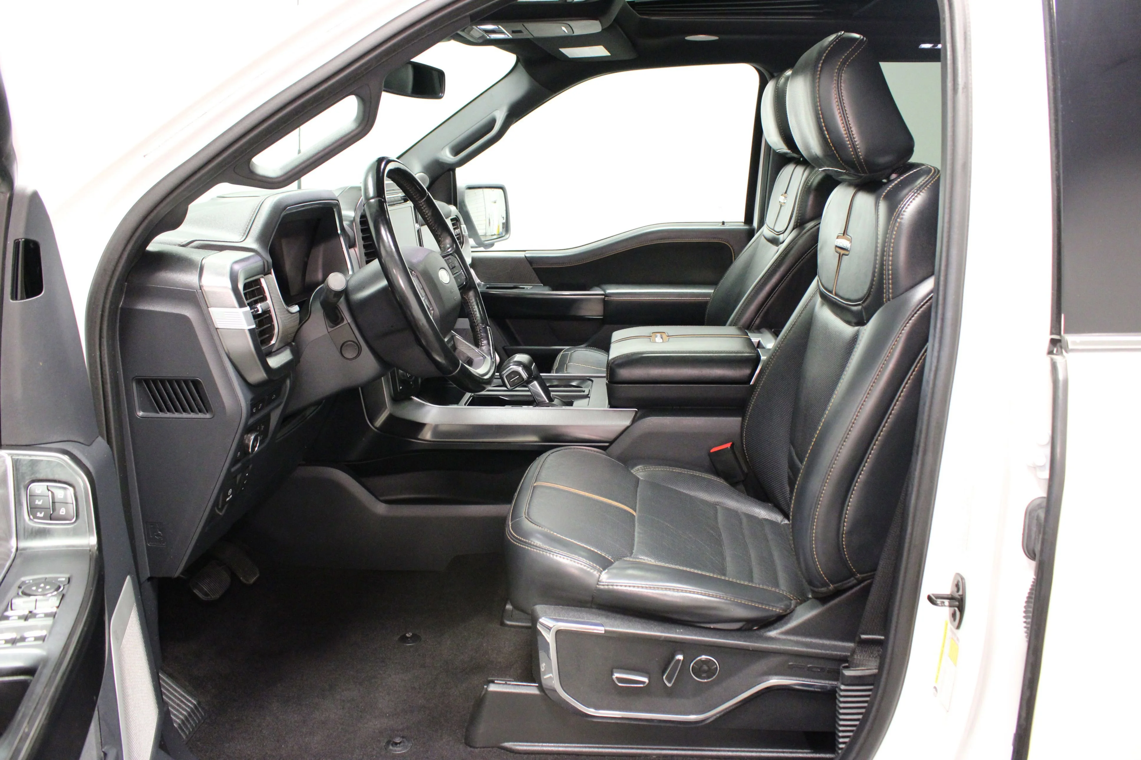 Used 2022 Star White Metallic Tri-Coat Ford Platinum image 20