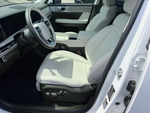Used 2025 White Hyundai Calligraphy image 10