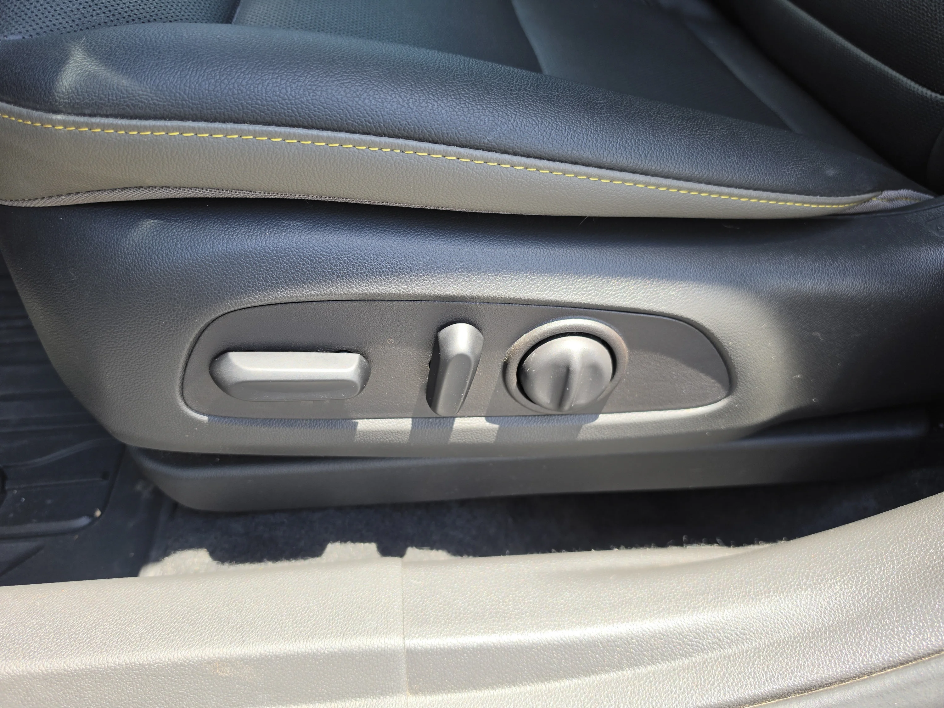 Used 2025 Sterling Gray Metallic Chevrolet ACTIV image 25