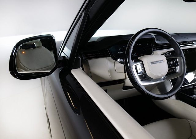 New 2026 Carpathian Grey Land Rover SE image 23
