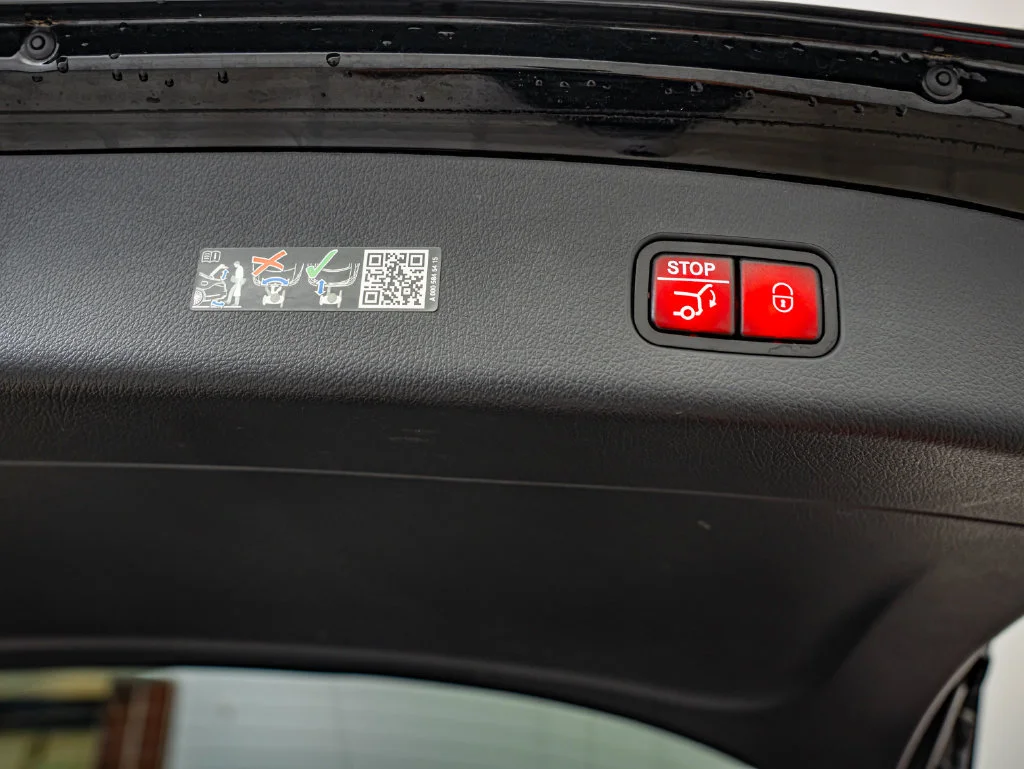 Certified Used 2025 Black Mercedes-Benz GLC 300 image 35