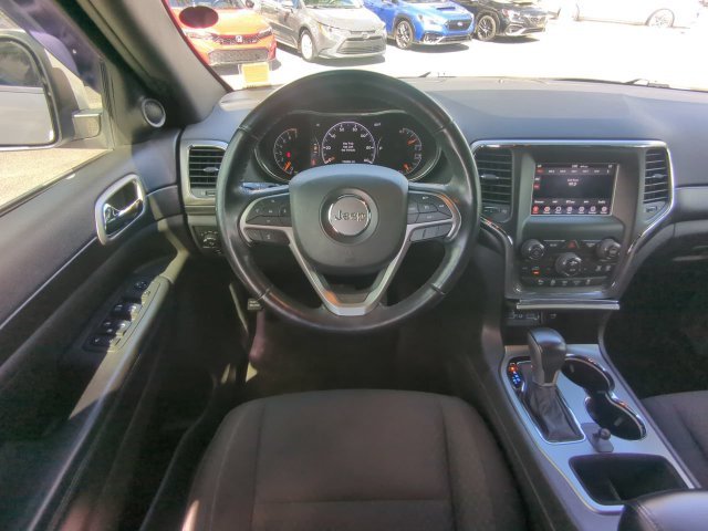 Used 2018 White Jeep Laredo image 17