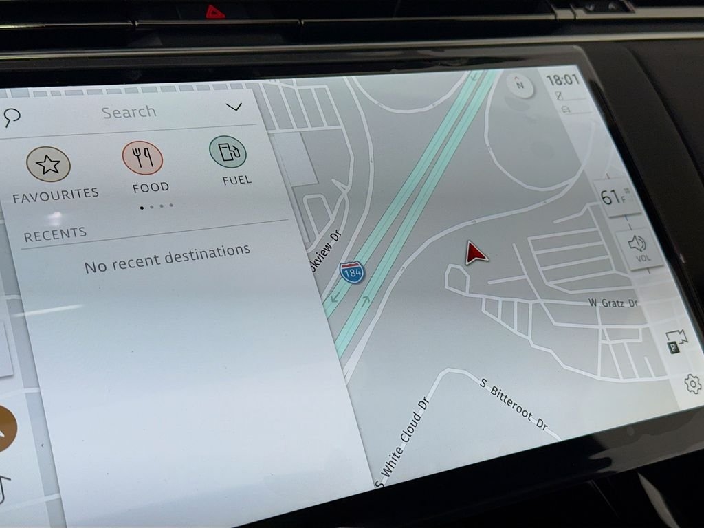 New 2026 Borasco Grey Land Rover Dynamic SE image 14