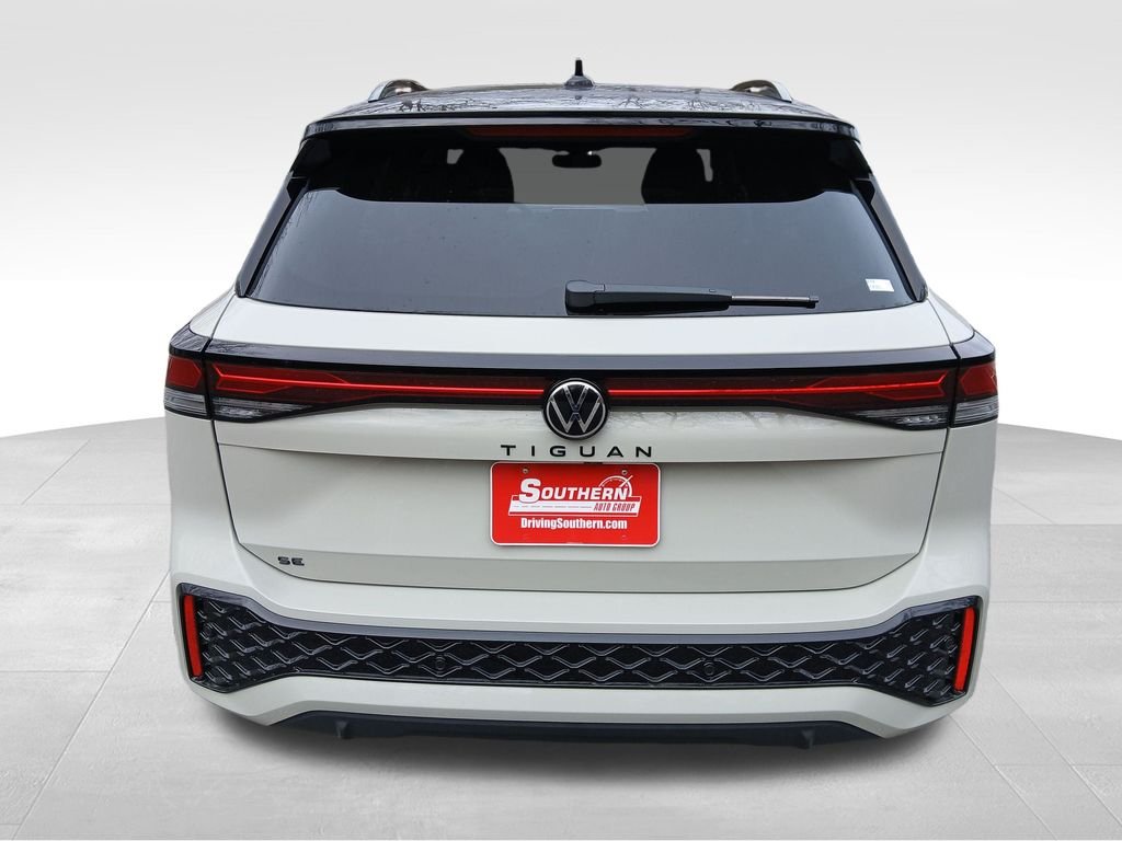 2026 Volkswagen Tiguan SE R-LINE BLACK