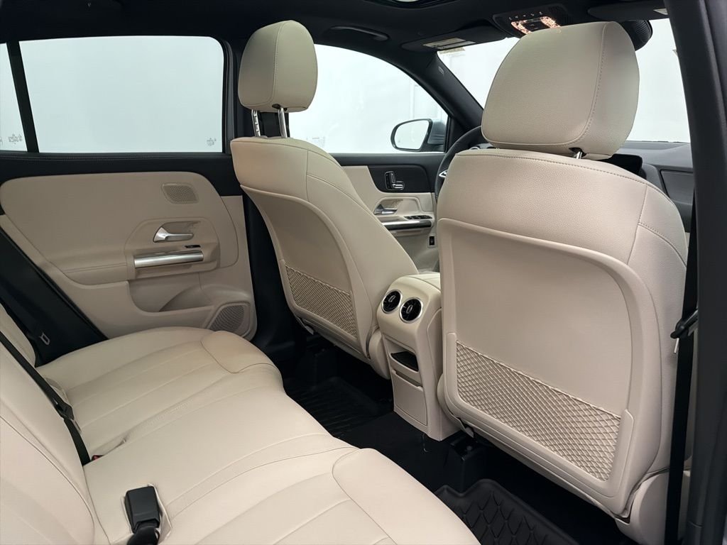 Used 2026 Silver Mercedes-Benz GLA 250 image 25