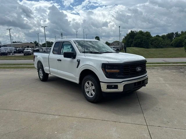 New 2026 Oxford White Ford XL image 3