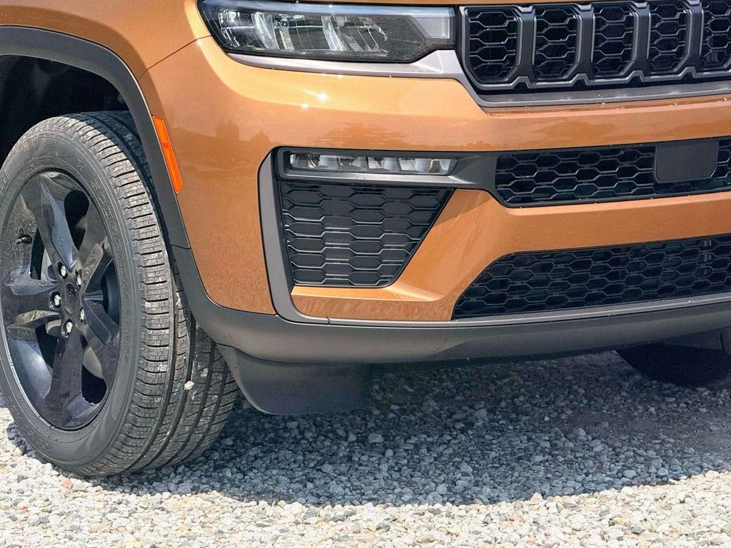New 2026 Copper Shino Metallic Clear-Coat Exterior Paint Jeep Limited image 5