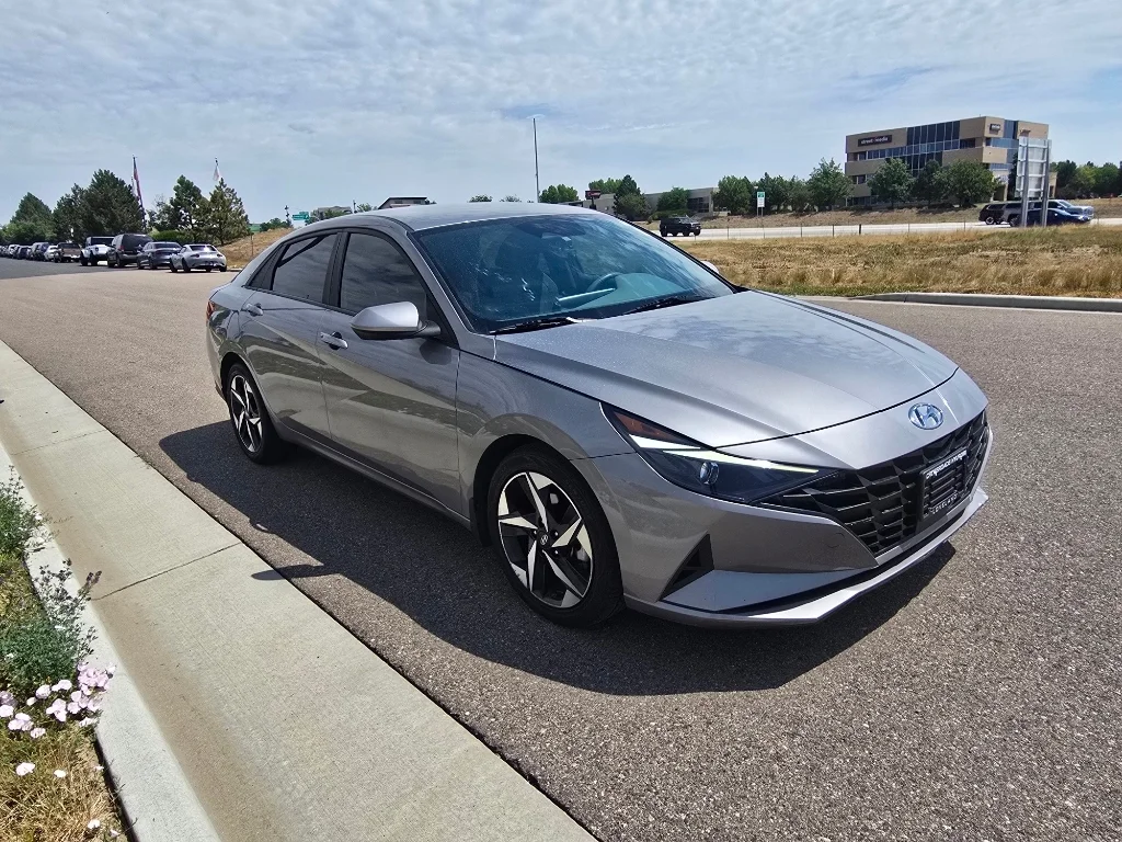 Used 2023 Fluid Metal Hyundai SEL image 7