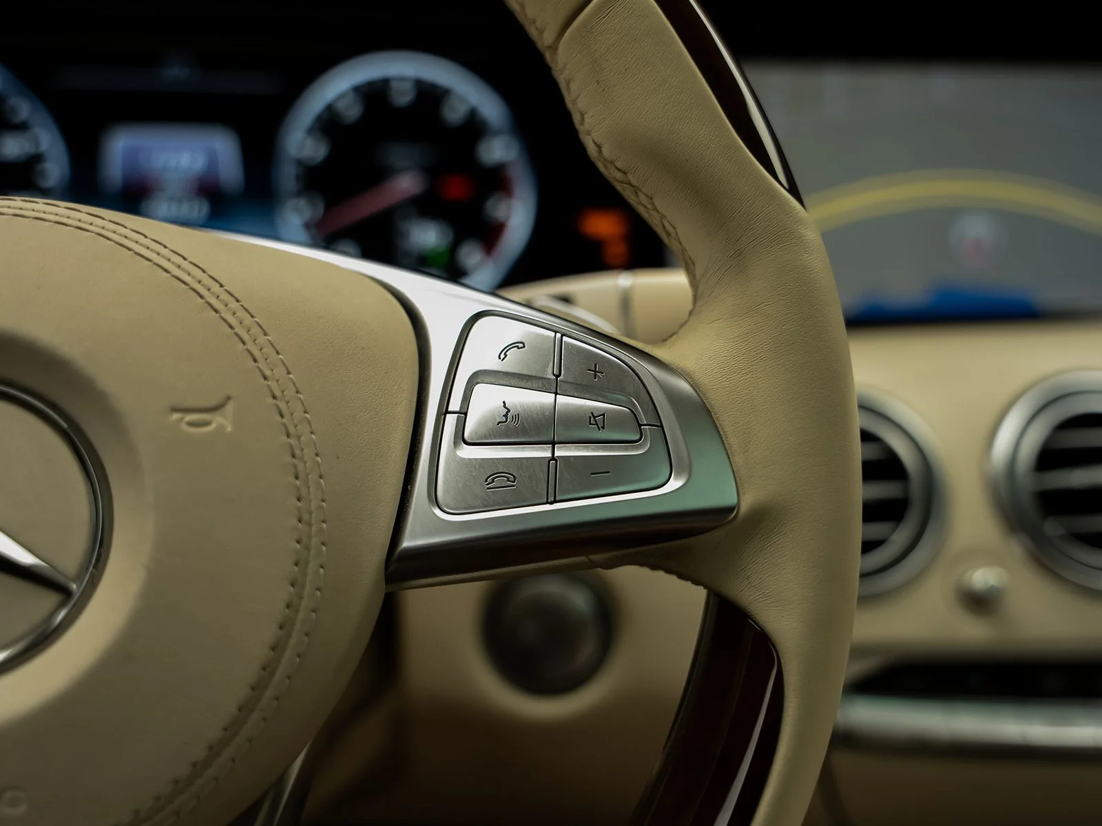 Used 2015 White Mercedes-Benz S 550 image 43