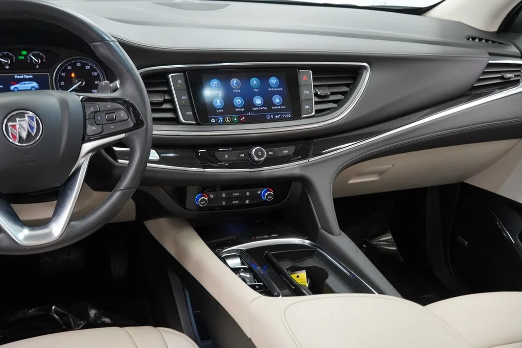 Used 2023 Summit White Buick Essence image 17