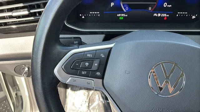 Used 2025  Volkswagen S image 22