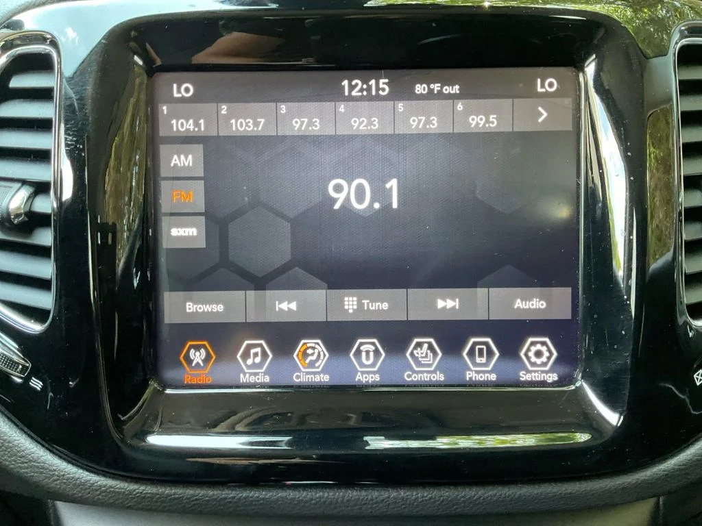Used 2021 Silver Jeep Limited image 19
