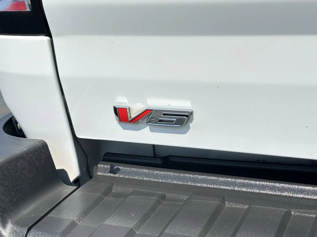 Used 2022 Summit White GMC Elevation image 10