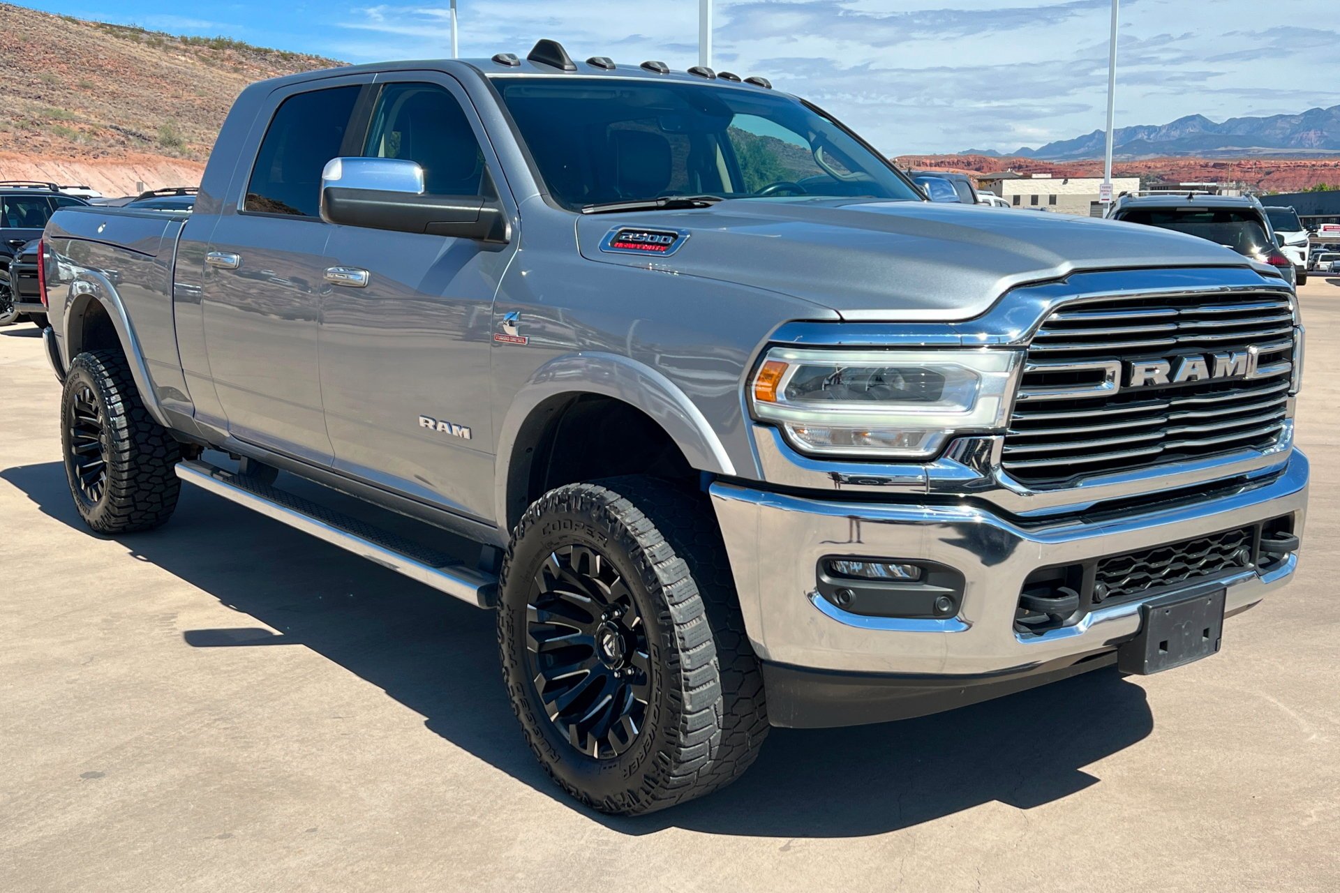 Used 2022 Billet Silver Metallic Clearcoat Ram Laramie image 8