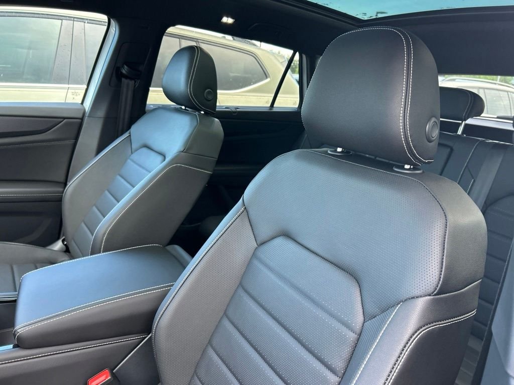 New 2026 White Volkswagen 2.0T SEL R-Line Black image 22