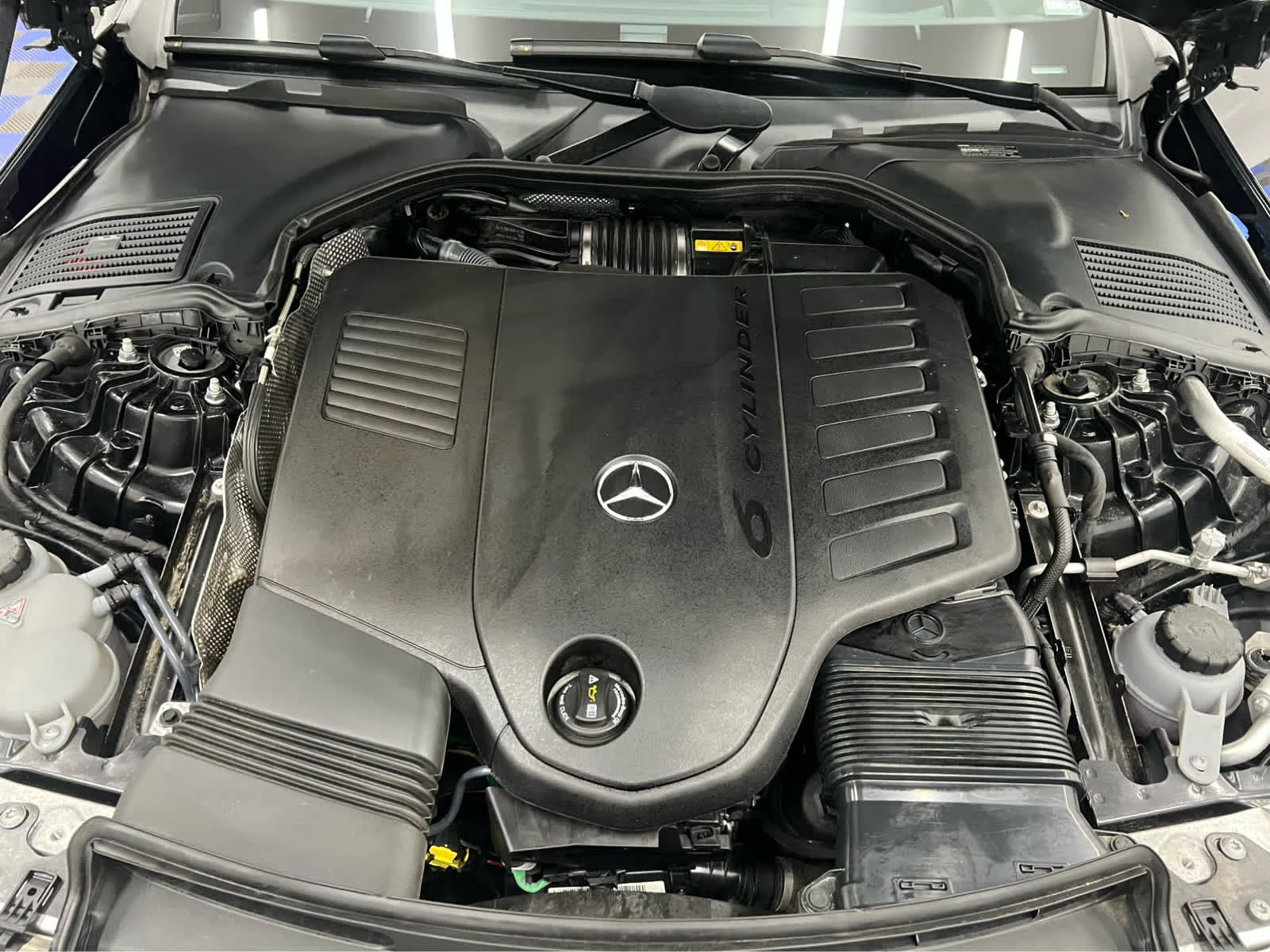 Used 2024 Obsidian Black Metallic Mercedes-Benz CLE 450 image 30