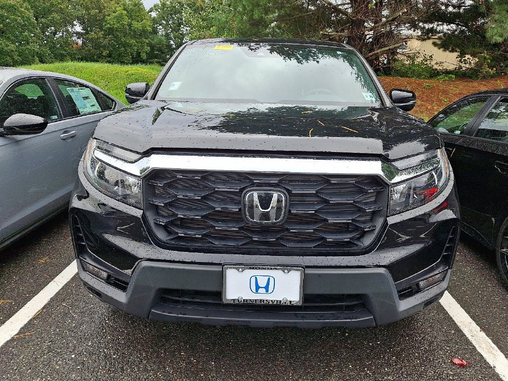 Certified Used 2023 Crystal Black Pearl Honda AWD EX-L image 6