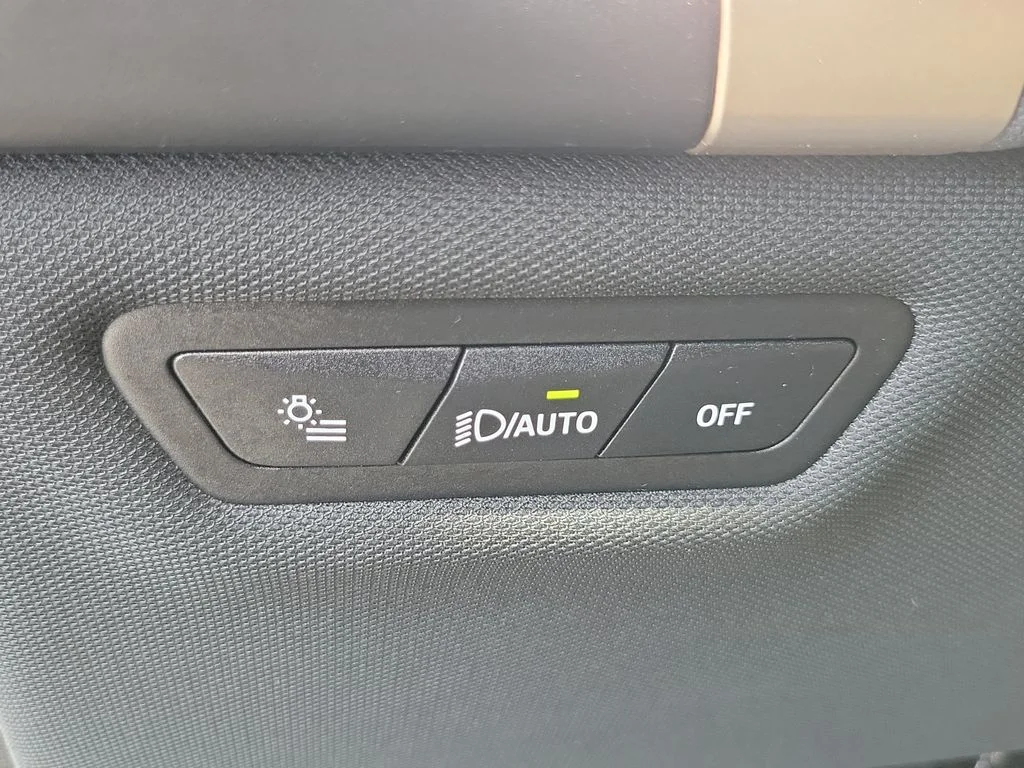 2025 BMW iX 50 - Photo 15