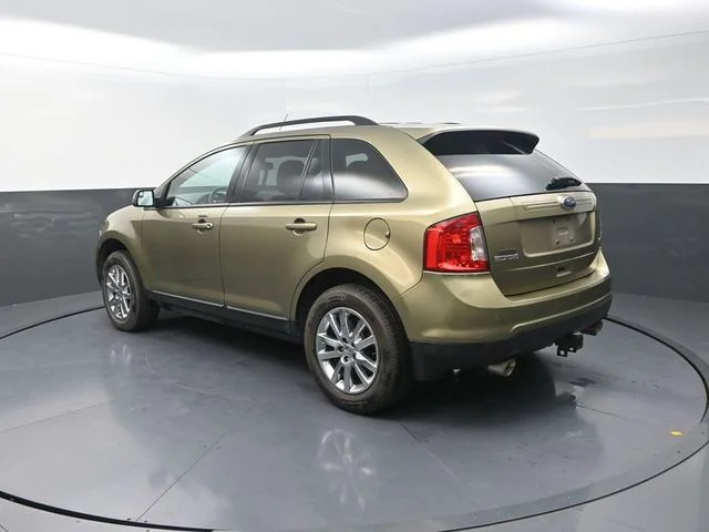 Used 2013  Ford SEL image 6